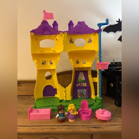 Fisher-Price Little People Disney Princess Rapunzel's Tower - Picture 2 of 2